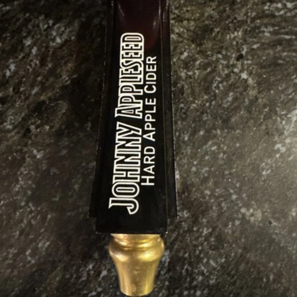 Johnny Appleseed Hard Apple 🍎  Cider Swiveling Tapper Handle, Movement 12.5”.